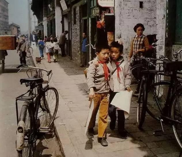 一组老照片还原80年代真实的中国!满满的回忆