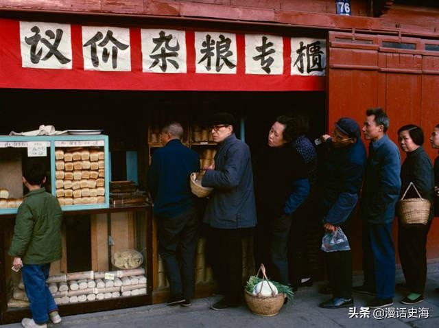 历史老照片：八十年代的上海弄堂，老城区的生活记忆