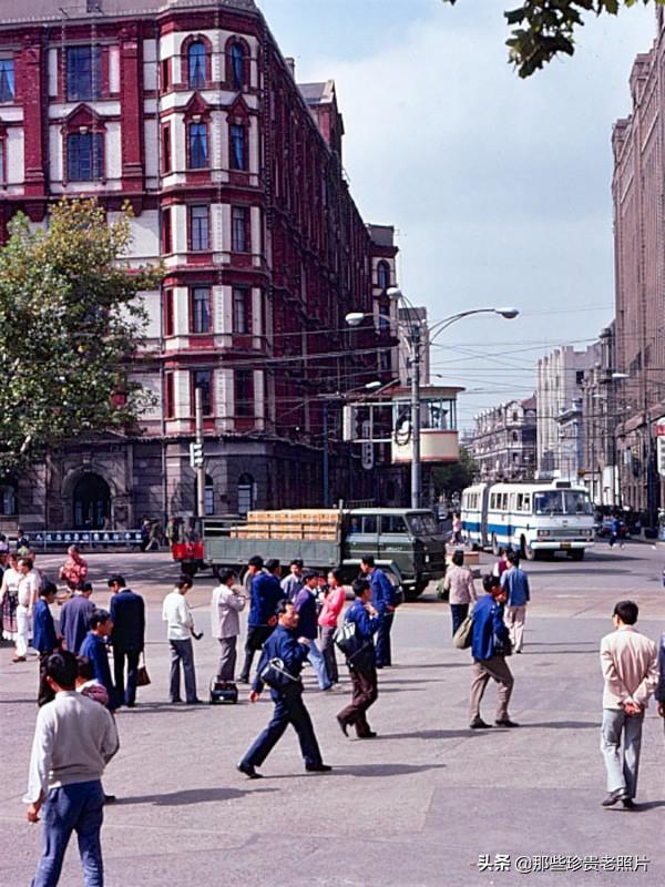 一组1983年的上海老照片曝光，有没有勾起你的回忆？