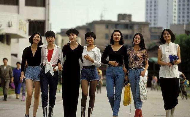 15张老照片见证中国女性百年变化，你觉得那个时期的最好看？