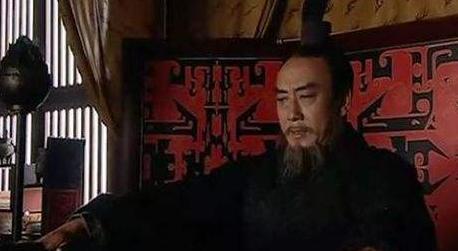 西汉最黑暗的故事，一位国家功臣，被皇帝骗到东市腰斩
