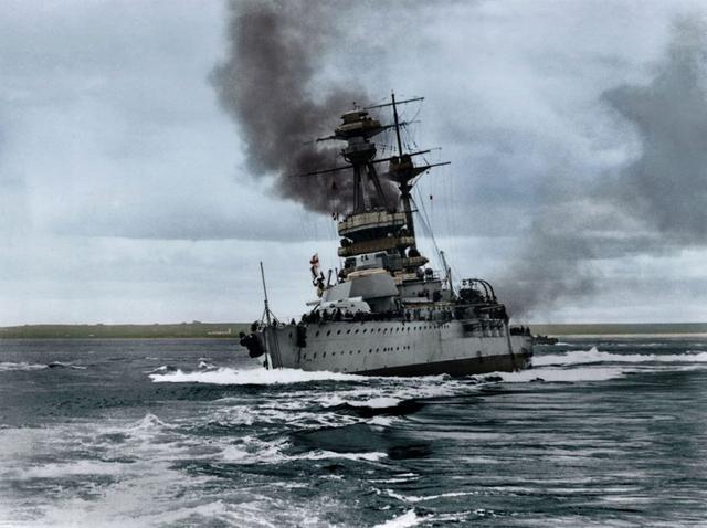 一身功勋的皇家橡树号战列舰，竟然是因为英军的麻痹大意而沉没的