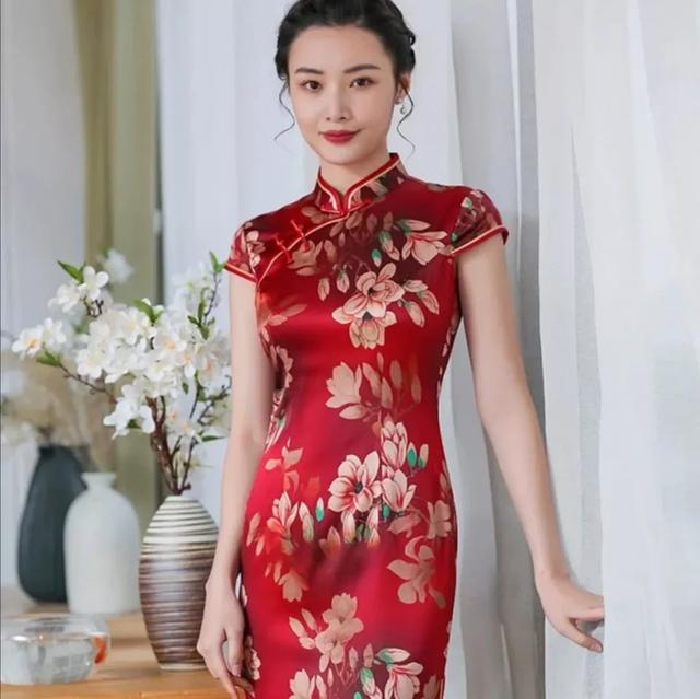 复古潮流红真丝旗袍，惊艳世界的礼服！