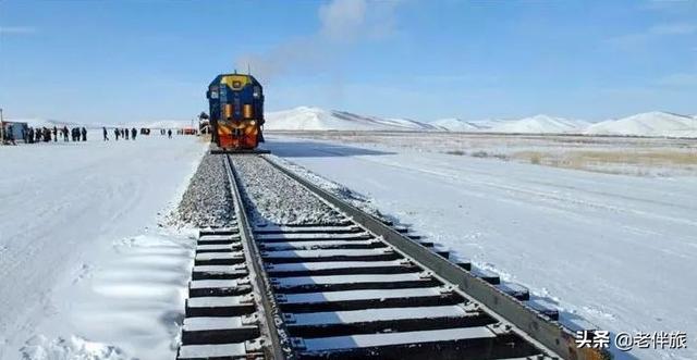 全世界最美的火车路线，换种方式感受世界 | 冬天坐着火车去旅行