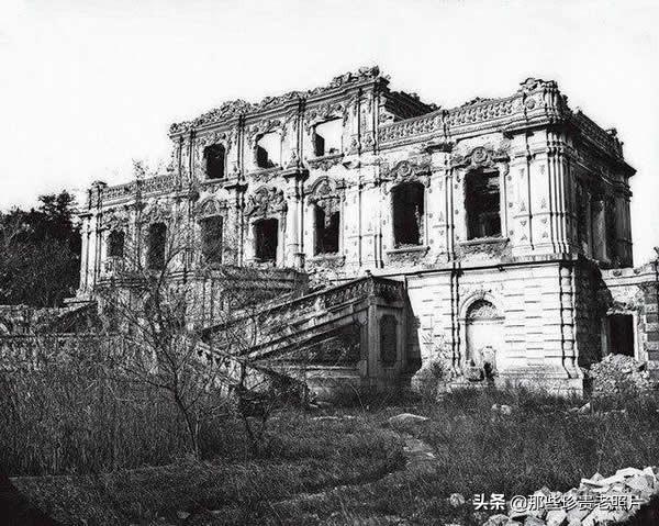 1870年圆明园未被完全摧毁前的黑白老照片，看完令人气愤