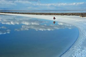 中国最大的“天空之镜"，是茶卡盐湖的56倍，美到窒息
