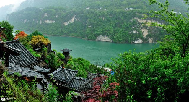 余秋雨散文：三峡，注定是一个不安宁的渊薮