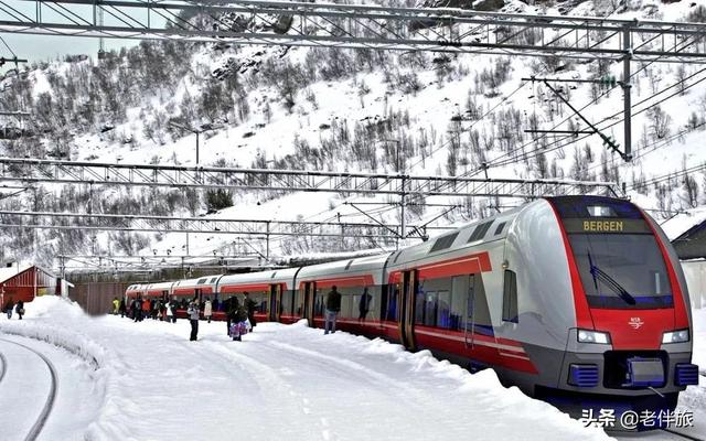 全世界最美的火车路线，换种方式感受世界 | 冬天坐着火车去旅行
