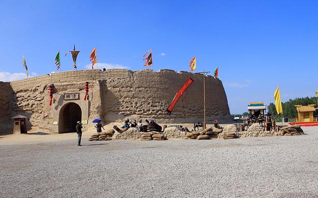 古代边防要塞，现代著名影视城，《红高粱》《大话西游》取景地