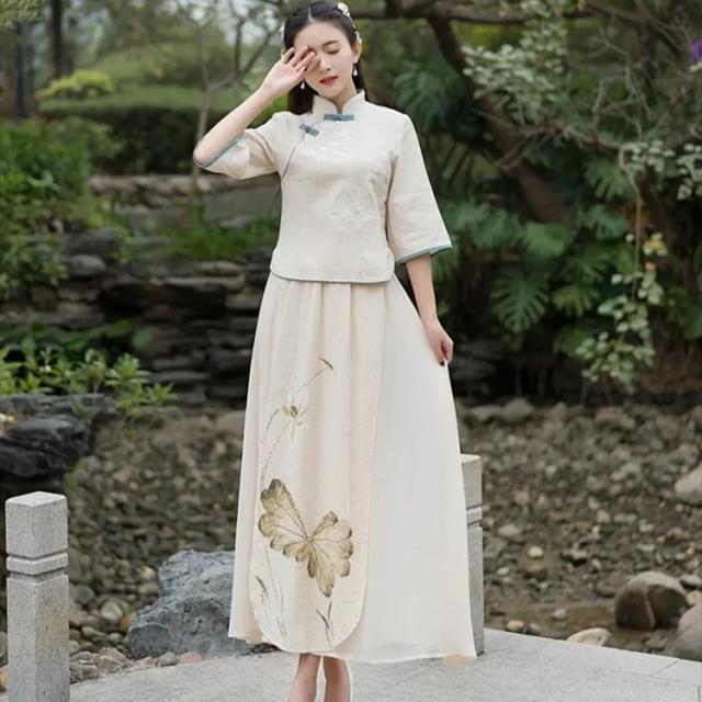 春暖花开好时节，怎么少的了棉麻清新套装旗袍？