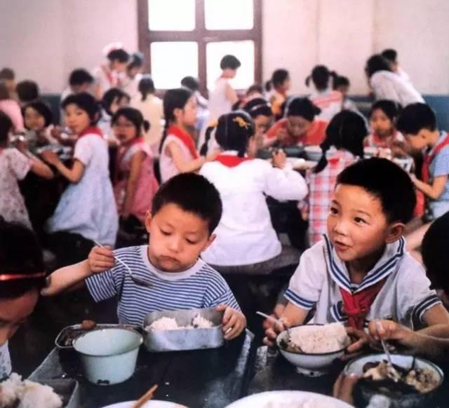 一组老照片还原80年代真实的中国！满满的回忆