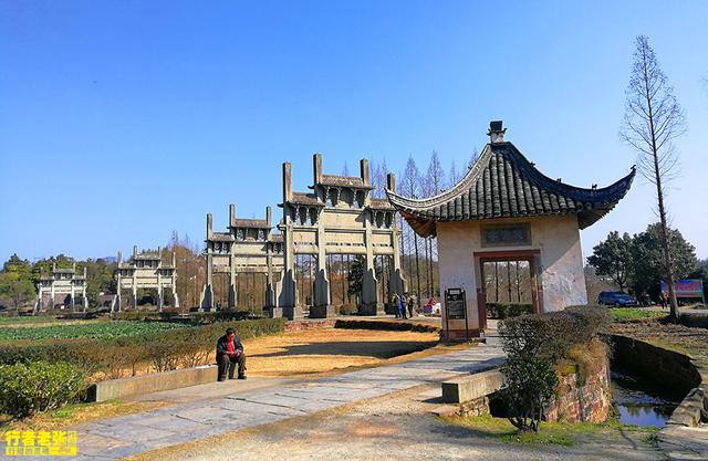 辉煌800年的徽州古村，一个家族三座祠堂七道牌坊，5A级景区