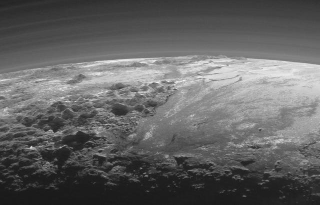 冥王星心脏的氮跳动，似乎是在向人类传输着某种信息