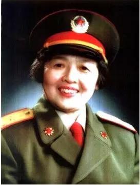 女将军的老照片：1988年恢复军衔后授衔的第一批女将军