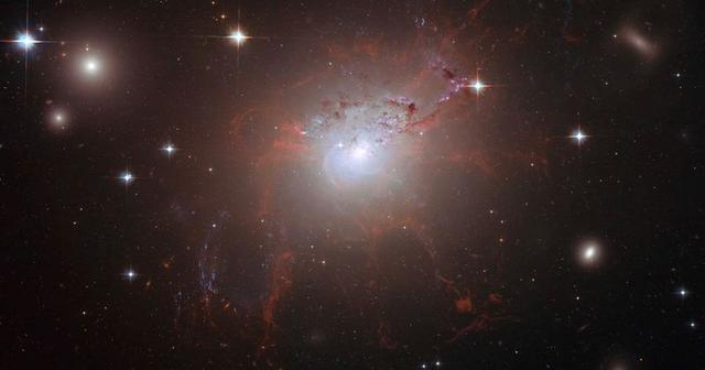 科学家探测到迄今为止最古老的星系群，距今约130亿年