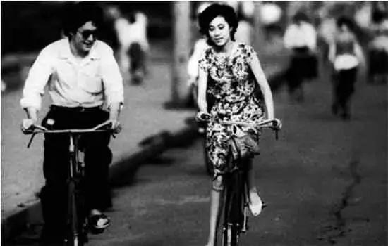 80年代中国老照片，图三女子很美，图四看着让人害怕