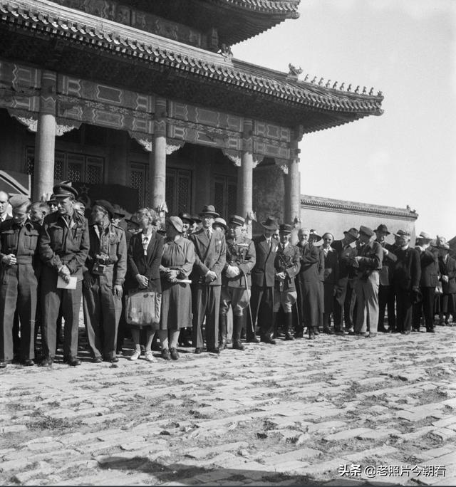 1945年，北平，侵华日军在故宫太和殿受降全过程，霸气的国军将领