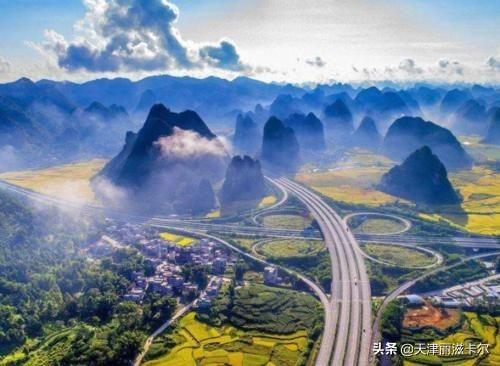 中国这条公路在国外走红，被媒体称是全球最美公路，没有之一
