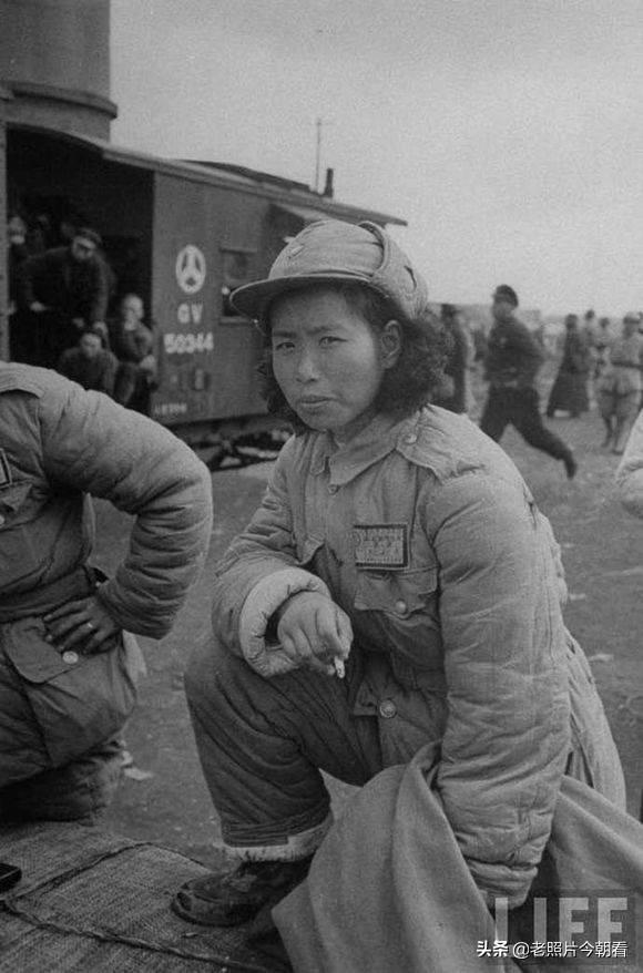 老照片今朝看：美国记者进入中国拍摄淮海战役时期国军的照片