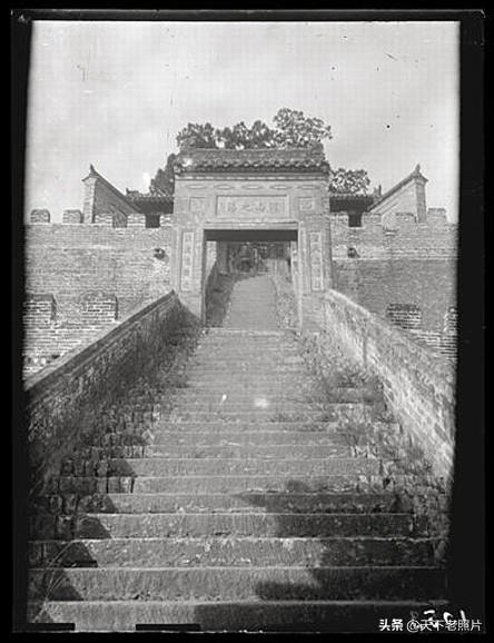 1907年陕西韩城县老照片 一片荒凉的司马迁墓祠