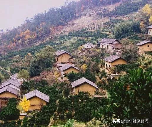 疫情期手机上看“百丈悬崖上的中国古村落”网友：美哭了-爱读书
