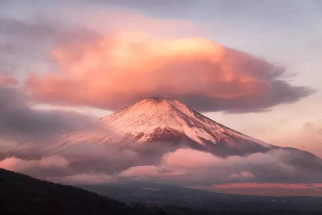 休眠超过7万年，黄石火山有可能喷发，第二大全球灾难事件？