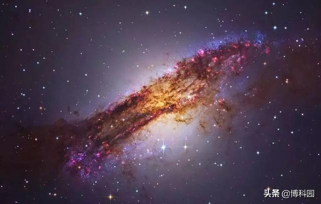 中国天文学家揭示：6500万光年外的透镜星系，竟有两个星系核-爱读书