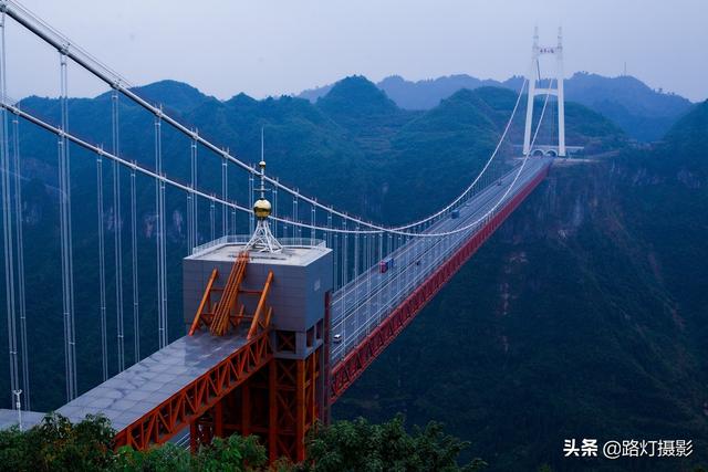 震撼！湖南矮寨大桥，高崖深谷中的天梯，世界十大非去不可新地标