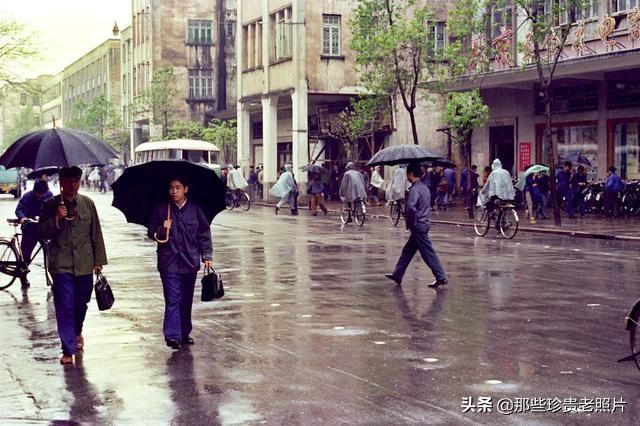 一组70年代的广州老照片，老广州才会有的记忆-爱读书