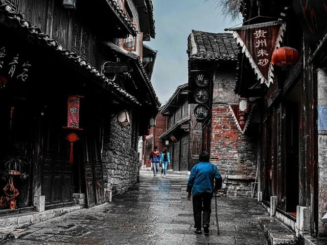 它低调奢华有内涵，它是中国最值得去的地区之一，四季美如画