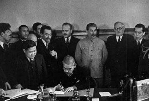 苏德战争爆发后，日本和苏联分属不同阵营，为何两国迟迟不肯宣战