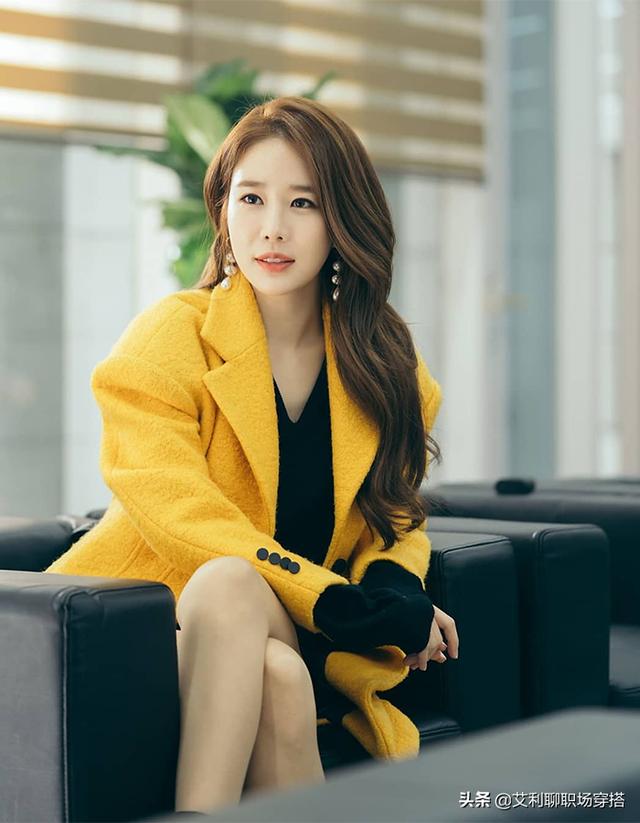 37岁刘仁娜驻颜有术，成熟中带妩媚的韩式姐姐风，体态风格都帮忙