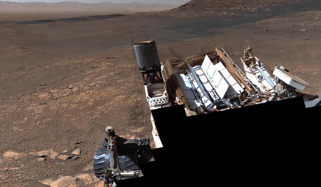 火星上有“昆虫”？NASA发现不寻常的洞，18亿像素火星图给你答案