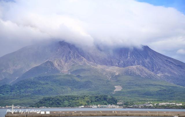 日本伟大的武士之乡，有着世界著名的活火山，誉为海上阿尔卑斯