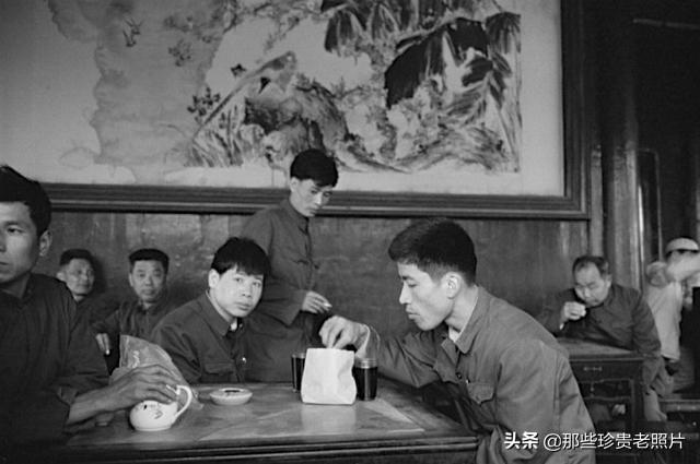 一组70年代的上海老照片，有没有勾起你的回忆？