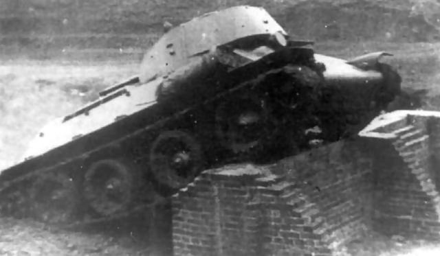 T—34坦克和它的兄弟们，1940—1945各型T-34坦克和它的辅助型号