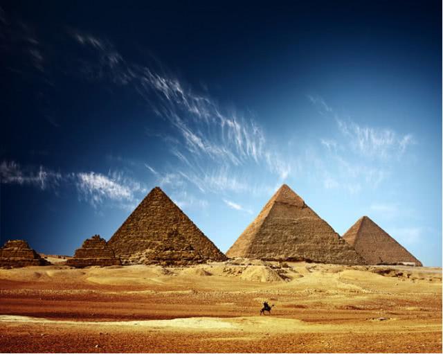 埃及金字塔超自然能量之谜-爱读书