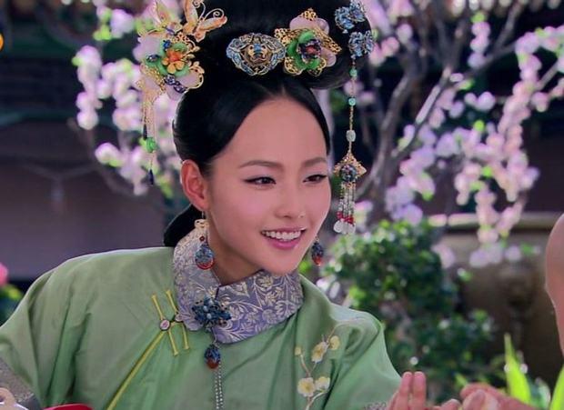 她14岁成雍正身边丫鬟，却被乾隆封为皇贵妃，葬入大清皇陵