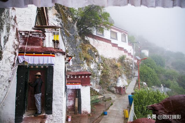 西藏5处绝美的旅行地，梵音袅袅，流水潺潺，这才是梦中的天堂