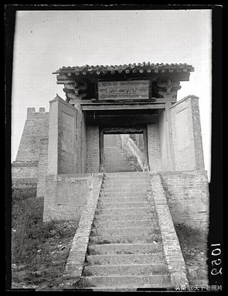 1907年陕西韩城县老照片 一片荒凉的司马迁墓祠