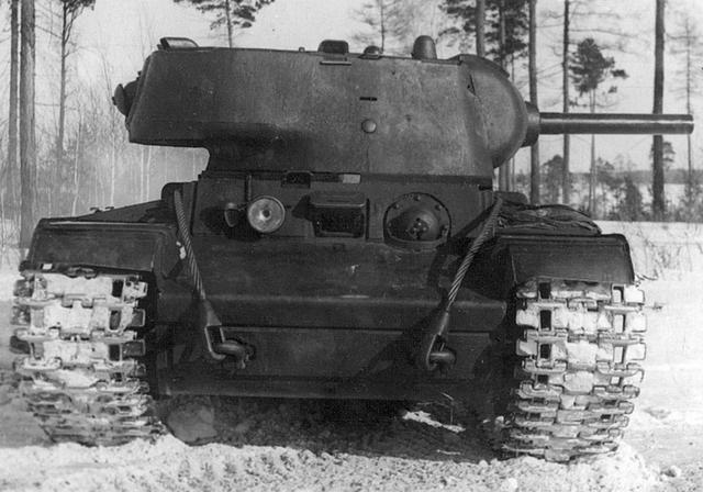 皮糙肉厚的斯拉夫装甲陆龟，苏军的移动碉堡，卫国战争的KV坦克