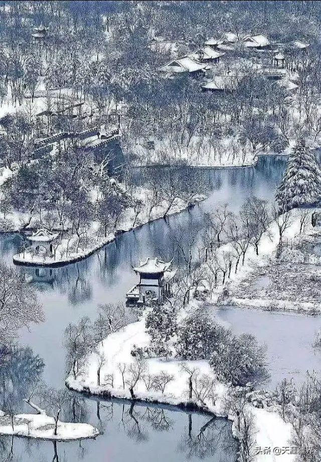 烟雨泛舟赏尽一个“瘦”字，感悟瘦西湖岁月静好。