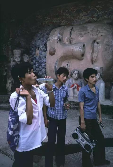 1981年中国老照片：没想到30多年前的人们是这样子的