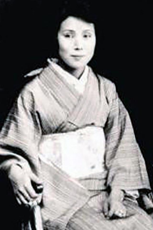 日本护士嫁给中国将军，生一女儿名扬四海，女婿是两弹元勋