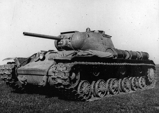 皮糙肉厚的斯拉夫装甲陆龟，苏军的移动碉堡，卫国战争的KV坦克