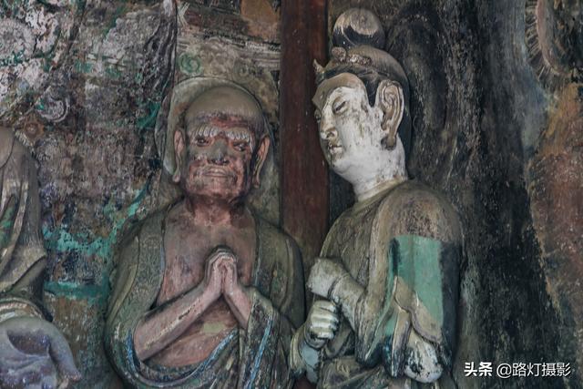 悬崖上的奇迹！麦积山石窟，佛像1600年保存完好，为何没眼睛？