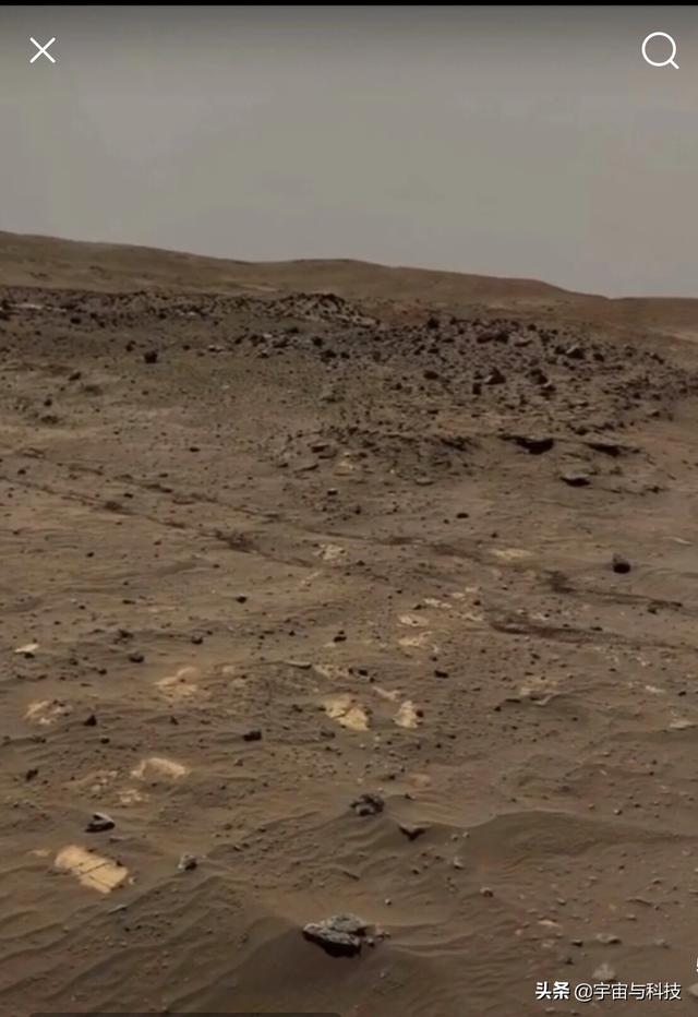 好奇号拍距离地球5500万公里以外火星地表 如沙漠疑般有人工河道