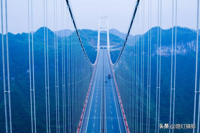 震撼！湖南矮寨大桥，高崖深谷中的天梯，世界十大非去不可新地标