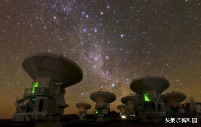 在猎户座星云中，世界上最强大的射电望远镜，拍摄到行星诞生地-爱读书