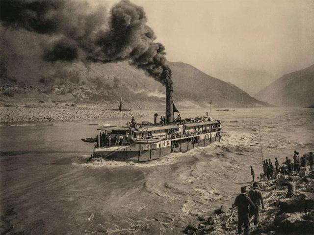 你没见过的长江老照片，100年前的长江天堑，气势磅礴，一望无际